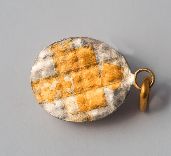 Back of Wingate Mine Agate Pendant