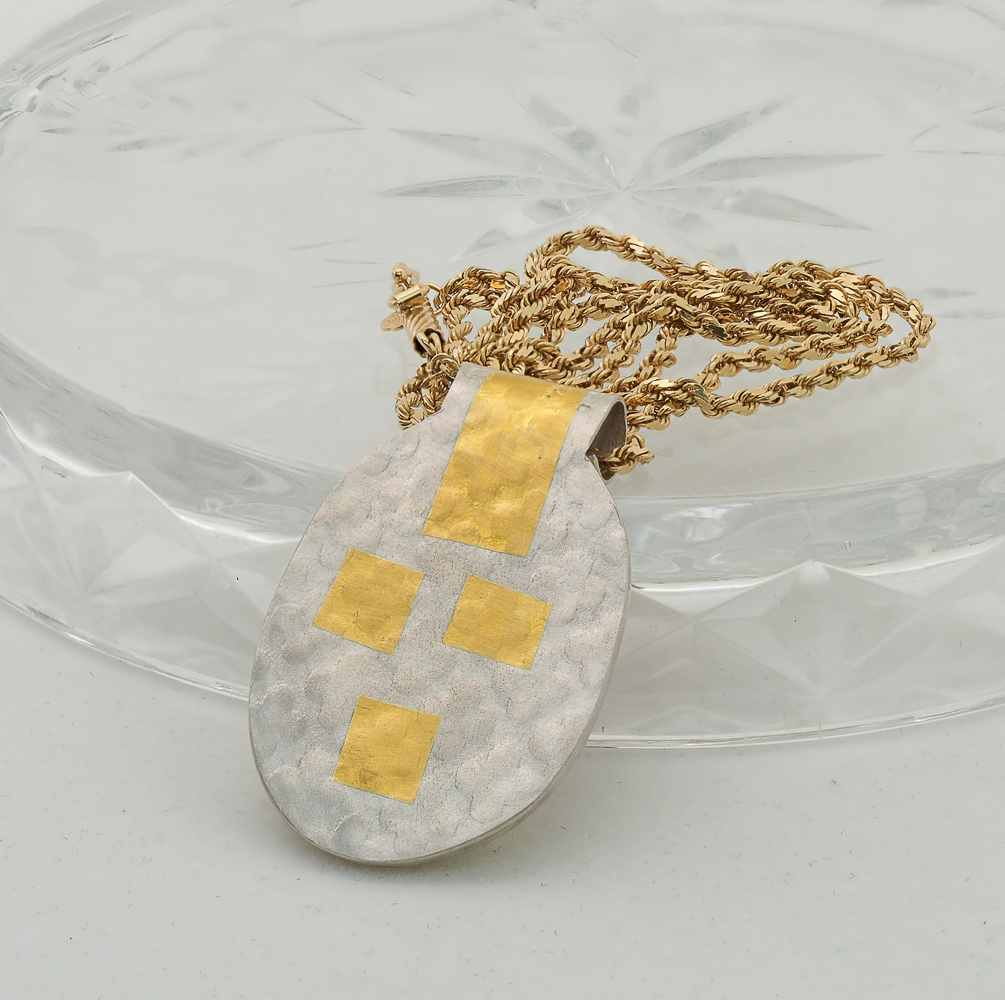 Gold Back of Sugar Sunbeams Pendant